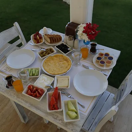 Отель Aria Boutique 3*